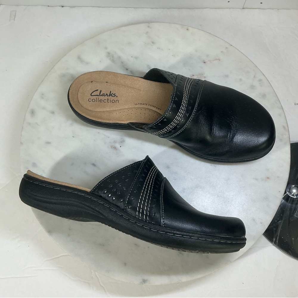 Clarks Women's Size 8.5 Black Leather Mule Slip On Shoe - Picture 12 of 14
